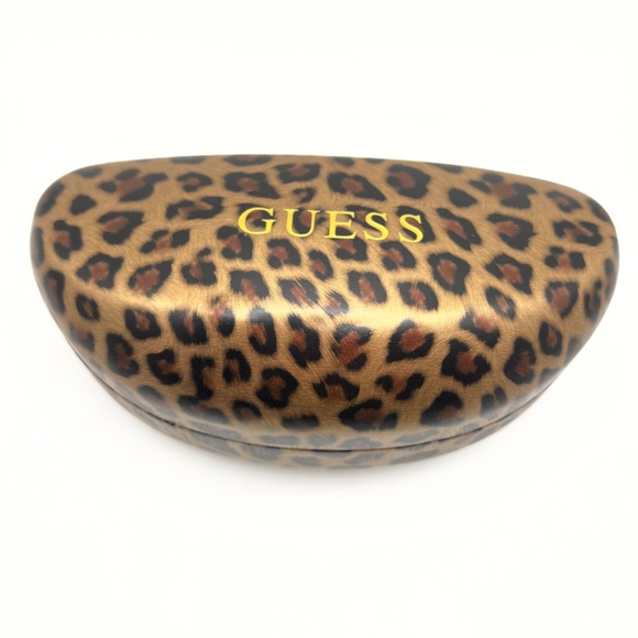 Guess “Leo” Sunglasses main image 4